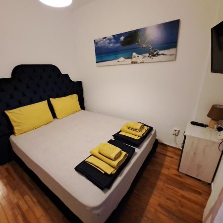Max Lux The One Apartment Peraia  Exterior photo